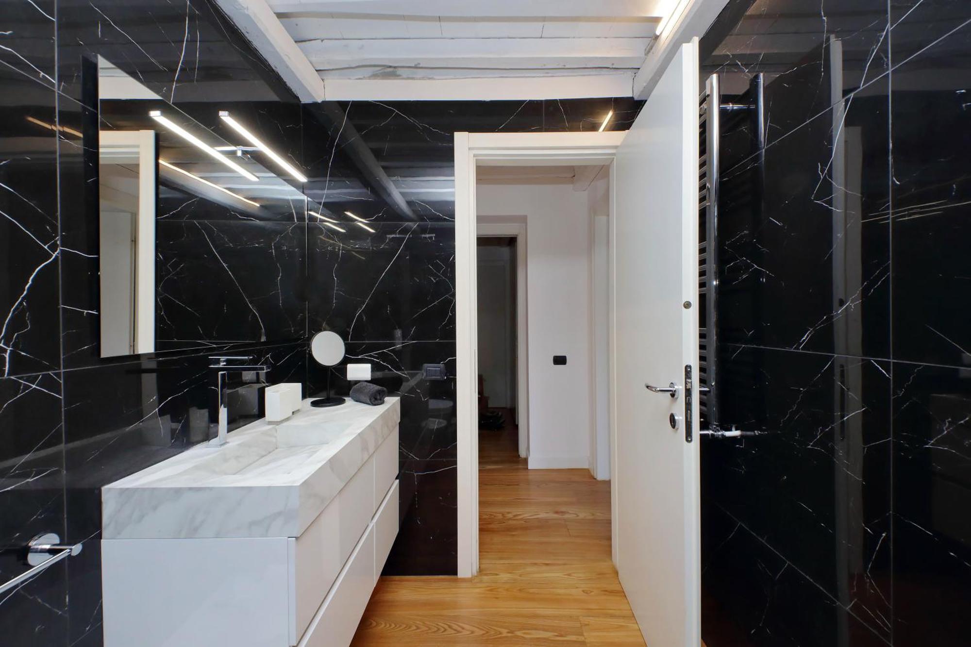 Apartment Pantheon With Secret Terrace *