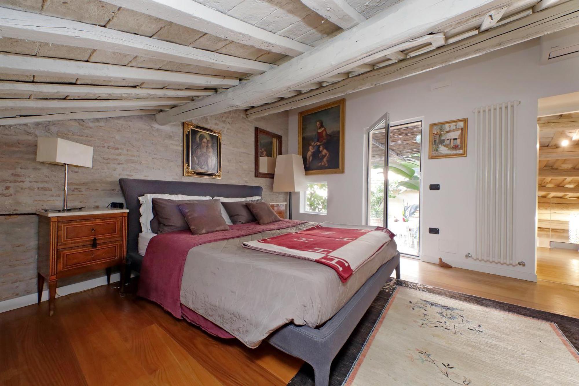 Apartment Pantheon With Secret Terrace *